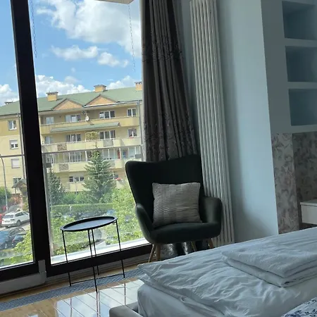 Hotel Centrum Grojecka 194 *