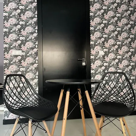 Hotel Centrum Grojecka 194 *